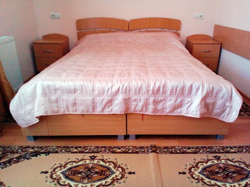 Hotel Sadiba "Lisova Pisnia" Syňak Exteriér fotografie