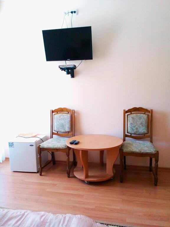 Hotel Sadiba "Lisova Pisnia" Syňak Exteriér fotografie